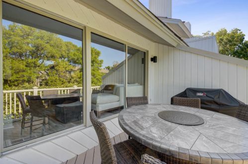 1 Back Ct, Isle Of Palms SC  29451-2827 exterior