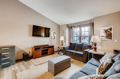 4843 Hamlet Ave, Saint Paul, MN 55128-2656