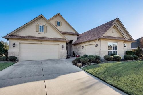 11201 Landmark Ct, Denton, TX 76207-6742