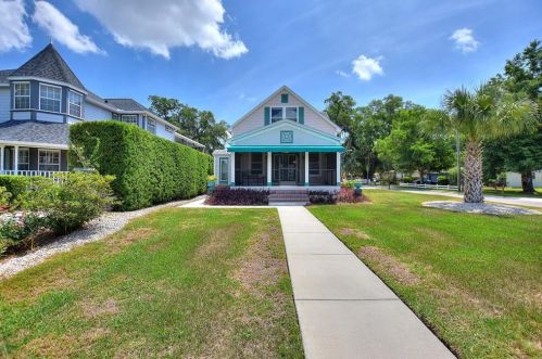 2737 Lake Holden Ter, Orlando, FL 32806-4433