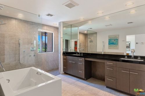 5 Reed Ct, Rancho Mirage CA  92270-3712 exterior