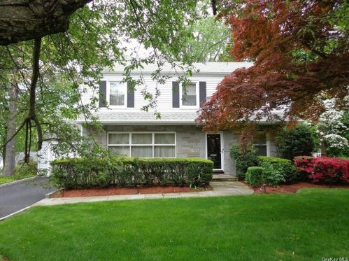 30 Canterbury Rd, White Plains NY  10607-1108 exterior