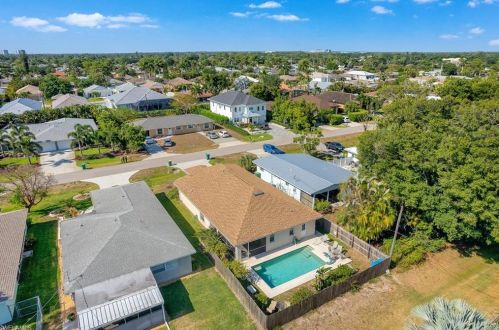 732 92nd Ave, Naples, FL 34108-2433