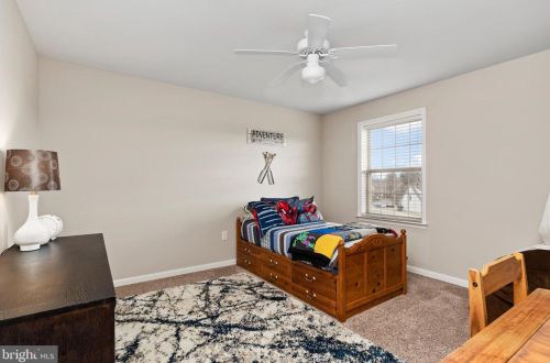 262 Melbourne Ln, Navy Sup Dpt PA  17055-6674 exterior