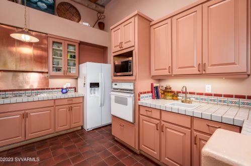 357 Bristlecone Pne Rd, Sedona AZ 86336-4366 exterior