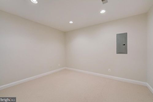 4424 Tuscany Ct, Woodbridge VA  22192-5519 exterior