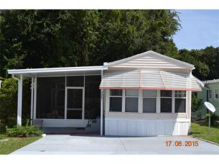 323 Citrus Ridge Dr, Davenport, FL 33837-9214