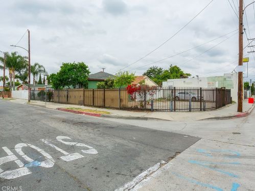 2275 Oris St, Compton CA 90222-3055 exterior