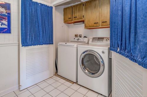 155 Greenbriar Rd, Meriden CT 06450-6810 exterior