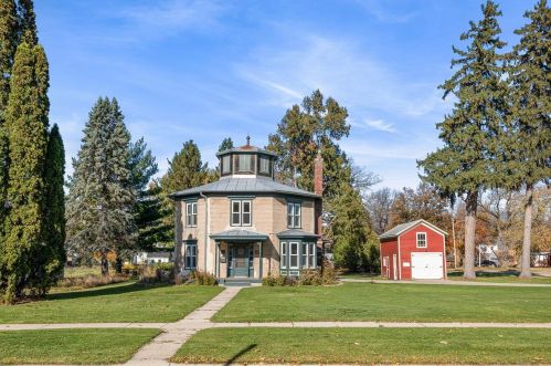 610 Liberty St, Ripon WI  54971-1220 exterior