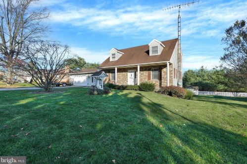 204 Cardinal Dr, Shrewsbury, PA 17361-1423