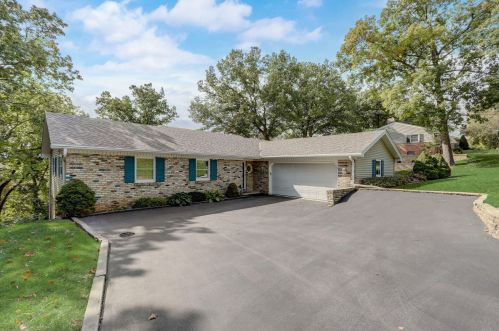 21475 Cologne Rd, Waukesha, WI 53186-5460