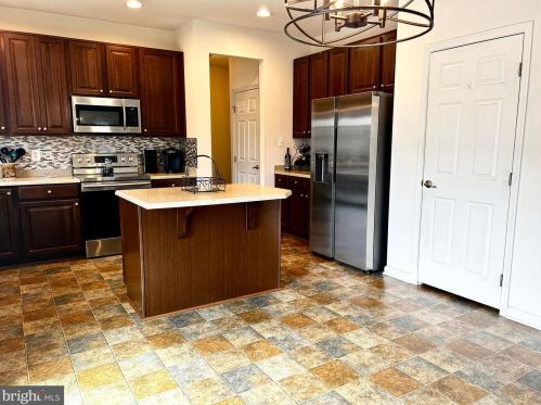 148 Killian Ln, Charles Town WV  25414-4939 exterior