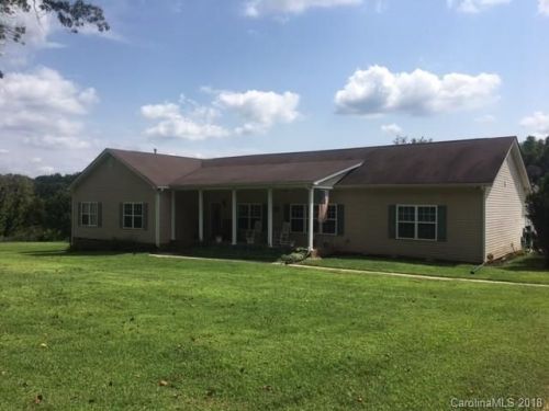 233 Carriage Rd, Statesville, NC 28677-1371