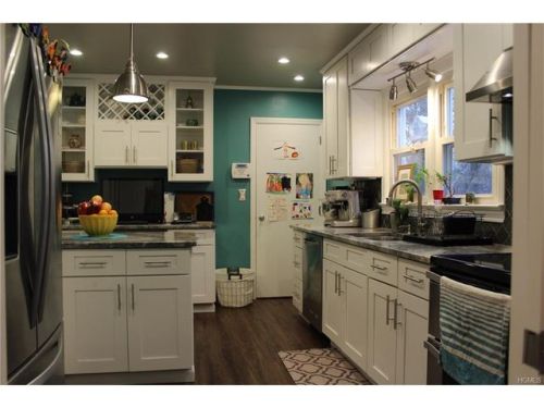 38 Morningside Dr, Crotonville, NY 10562-4016