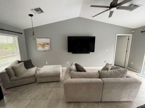 4733 10th Ave, Naples FL  34117-9144 exterior