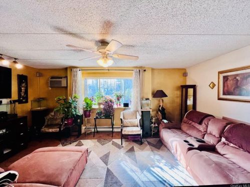 519 171st St, Bronx, NY 10457-8322