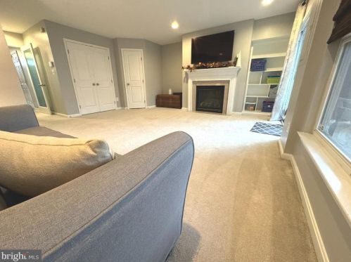 9283 Alvyn Lake Cir, Bristow VA  20136-6149 exterior