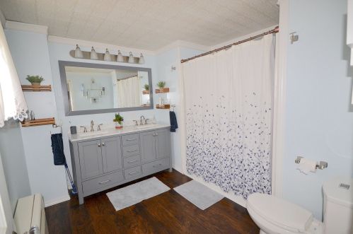 85 Broadway, Derry NH  03038-2019 exterior