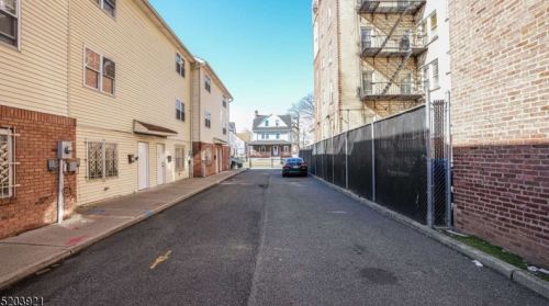174 Clinton St, East Orange NJ  07018-3040 exterior