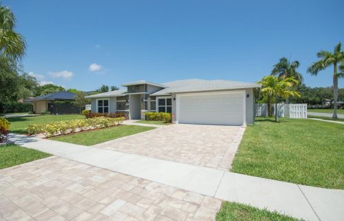 4008 Shelley Rd, West Palm Beach, FL 33407-3186