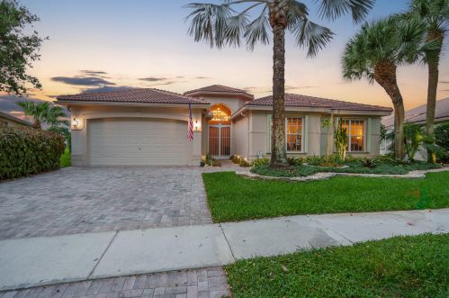 6806 Fiji Cir, Boynton Beach FL  33437-7022 exterior