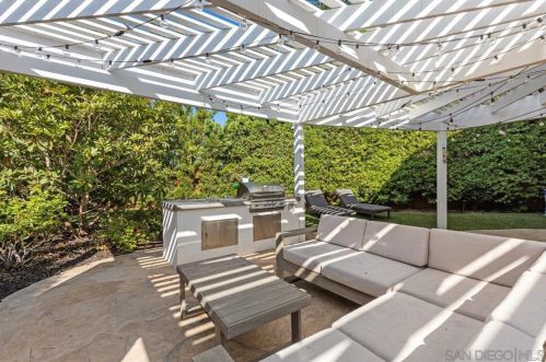 219 Jacob Ln, Encinitas CA  92024-2123 exterior