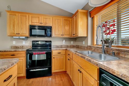 1550 Peach Dr, Sauk Rapids, MN 56379-4534