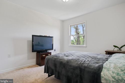 123 Davis Ave, Leesburg VA 20175-3405 exterior