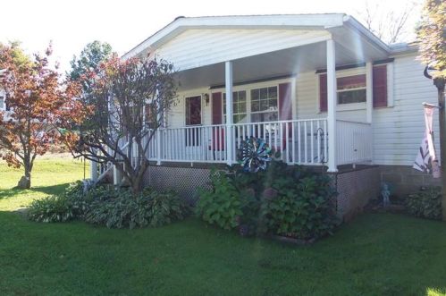 1059 Clover Ln, Linesville, PA 16424-3109