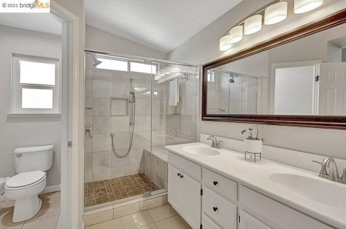 3889 Oak Grove Ct, Oakley CA  94561-4218 exterior