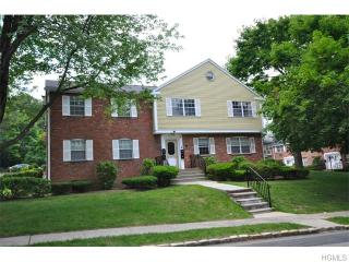 217 Parkside Dr, Airmont, NY 10901-7850