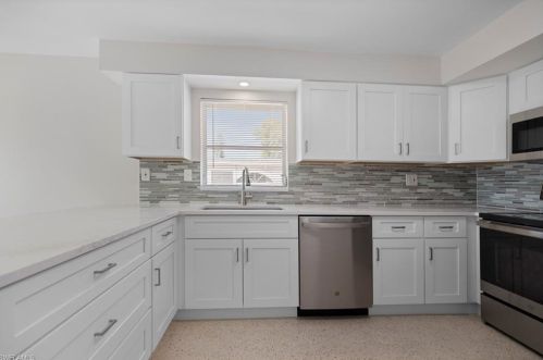 10245 Pennsylvania Ave, Bonita Springs, FL 34135-4902