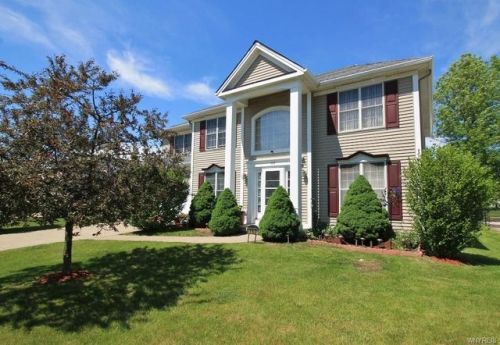 152 Crown Royal Dr, Buffalo, NY 14221-2765
