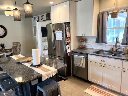 142 Laurel Ave, Laurel DE  19956-1226 exterior