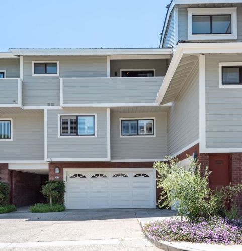 4 Bermuda Ct, Manhattan Beach CA  90266-7240 exterior