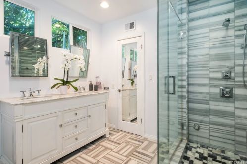 3315 Laurel Canyon Blvd, North Hollywood CA  91604-4133 exterior