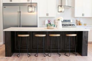 3515 35th Pl, Phoenix, AZ 85018-5723