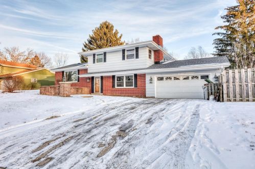 6808 Park Manor Dr, Milwaukee, WI 53224-4636