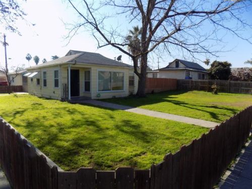 3262 Madison Ave, Fresno CA  93702-2033 exterior