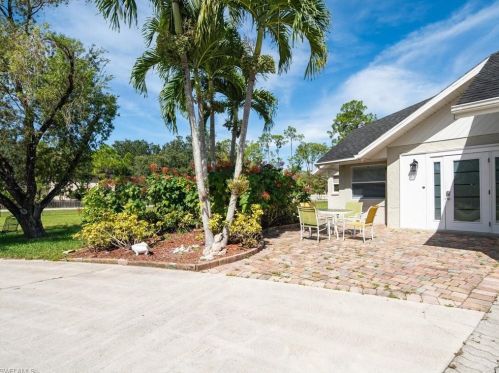 520 Soll St, Naples FL  34109-3873 exterior