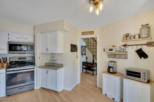 58 Malibu Ct, Old Bridge NJ  08857-3053 exterior