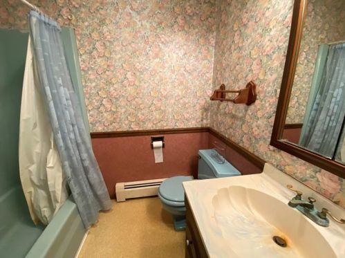 215 Jamestown Rd, Greenville PA  16125-9201 exterior