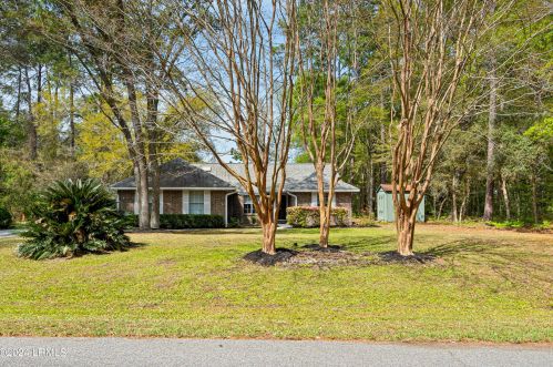 6 Royal Pines Blvd, Beaufort, SC 29907-1961