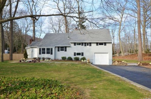 20 Tappen Dr, Huntington Station, NY 11747-1020