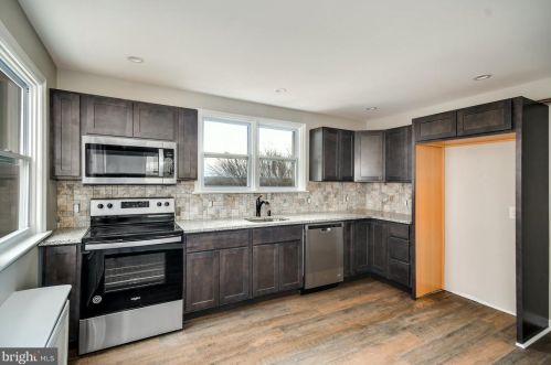 715 Grove St, Norristown, PA 19405-1307