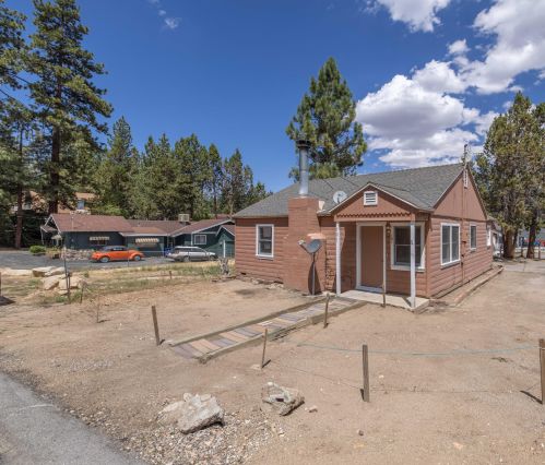 101 Mojave Blvd, Big Bear City, CA 92314-9208