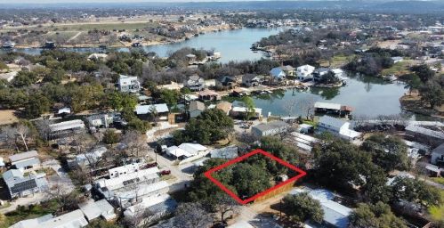 118 Bonny Cove Dr, Lakeside Heights, TX 78639-5916