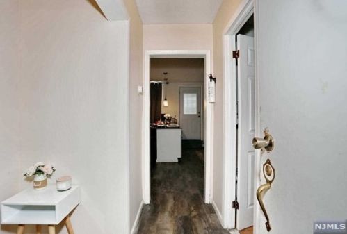 1426 43rd St, North Bergen, NJ 07047-2703