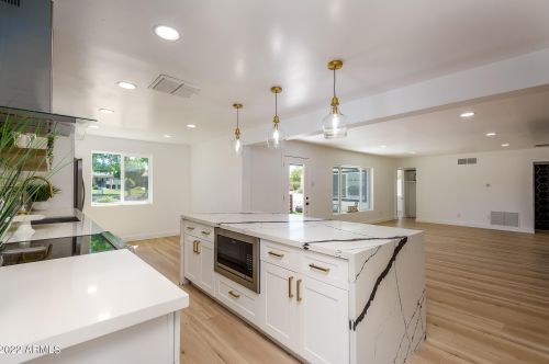 8112 10 Pl, Phoenix AZ 85014-1253 exterior